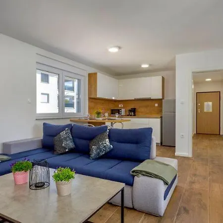 Apartmani Grgic On The Adress Branka Fucica 96 Malinska Exterior photo