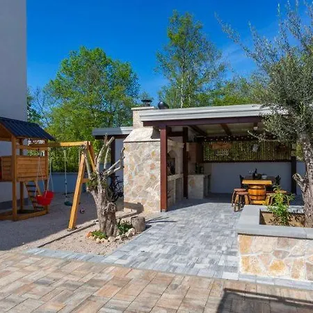Apartmani Grgic On The Adress Branka Fucica 96 Malinska Exterior photo