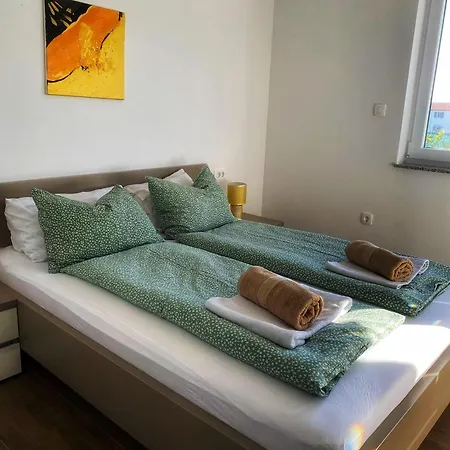 Apartmani Grgic On The Adress Branka Fucica 96 Malinska Exterior photo