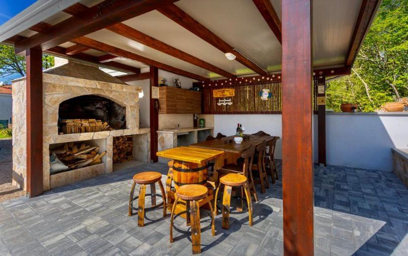 Apartment Grgic On The Adress Branka Fucica 96 Malinska